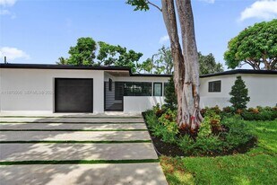 1931 NE 186th Dr in North Miami Beach, FL - Building Photo