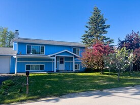 2920 Wiley Post Ave in Anchorage, AK - Building Photo