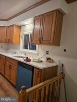 16 Sherwood Ln in Glassboro, NJ - Building Photo