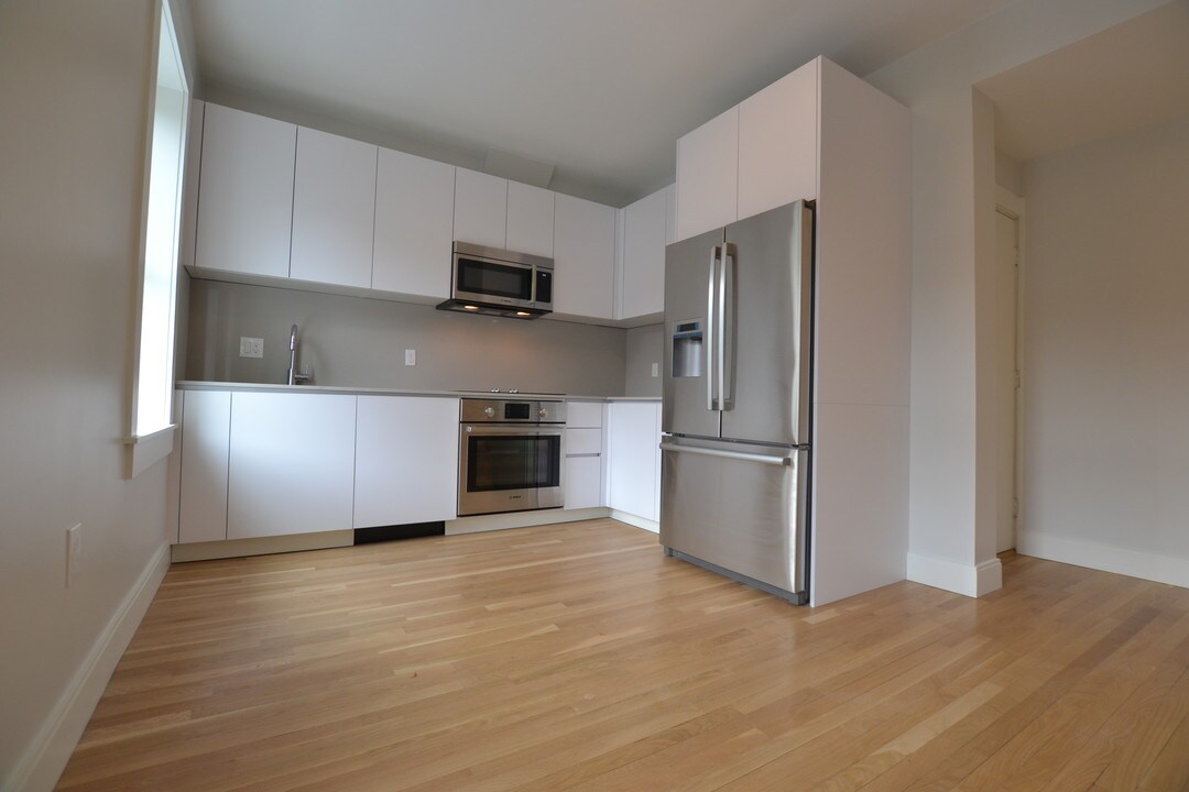 70 Kirkwood Rd, Unit 7d in Boston, MA - Building Photo