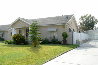 332 Irving Ave in Glendale, CA - Building Photo - Building Photo