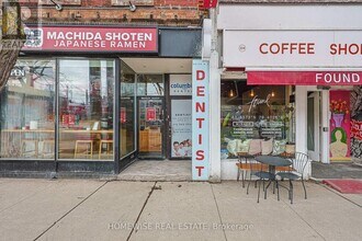 326 College St in Toronto, ON - Building Photo - Building Photo