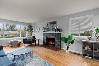 10526 Alton Ave NE in Seattle, WA - Building Photo - Building Photo