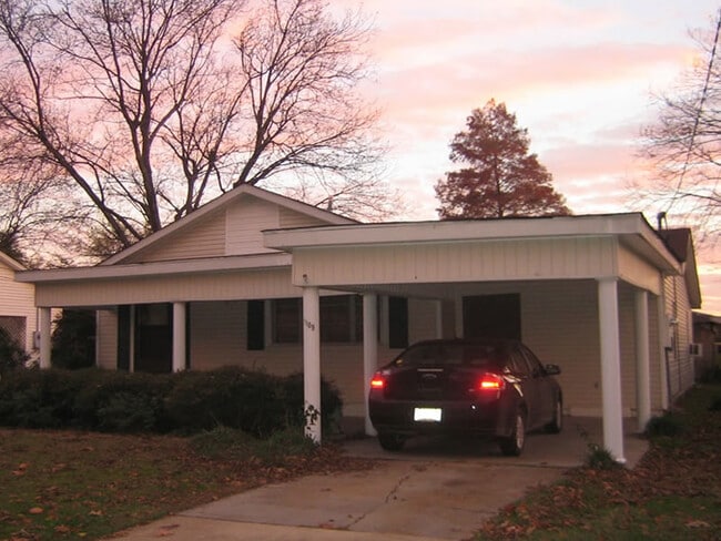 1109 North Yale Street, Unit 2