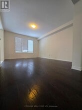 608 Langholm St in Milton, ON - Building Photo - Building Photo