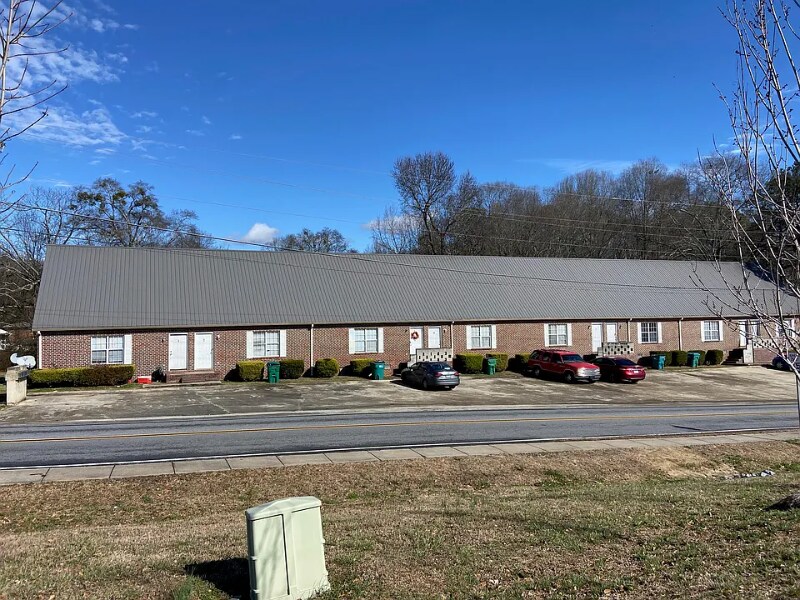 112 E Wright St in Winder, GA - Building Photo