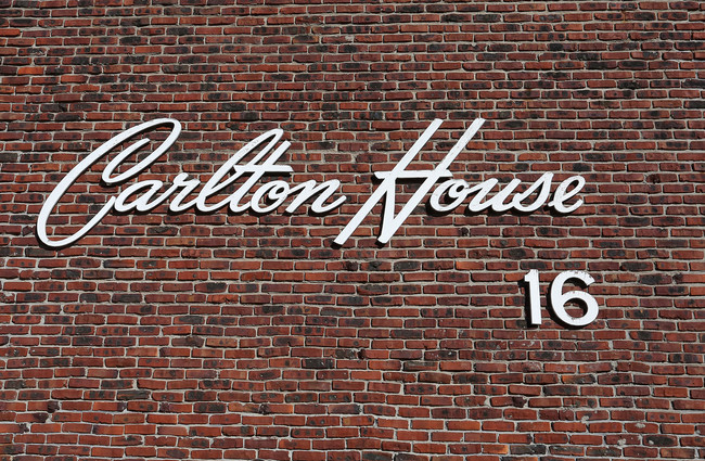 Carlton House in Hartford, CT - Building Photo - Building Photo