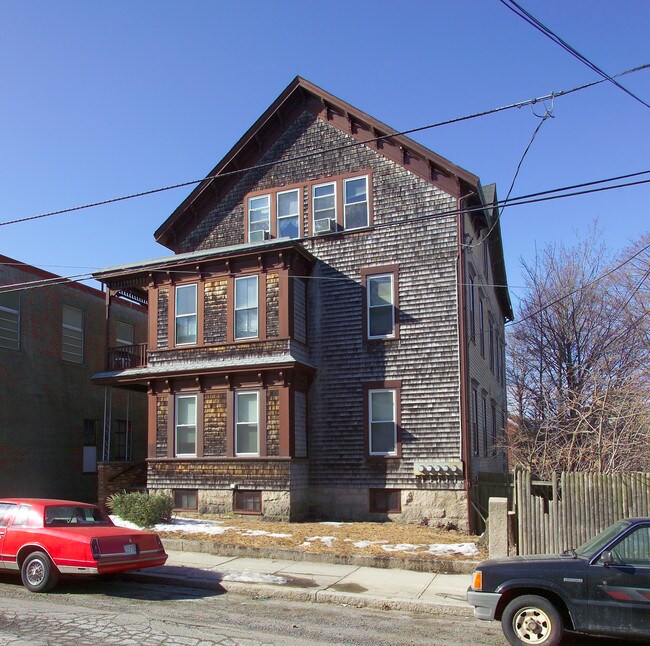 187-189 Ridge St in Fall River, MA - Foto de edificio - Building Photo