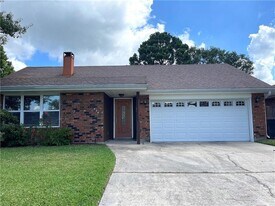 424 Eden Isles Blvd in Slidell, LA - Building Photo