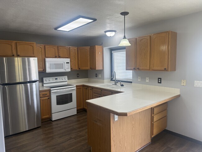 804 5th St in Kersey, CO - Building Photo - Building Photo