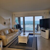 10310 S Ocean Dr in Jensen Beach, FL - Building Photo