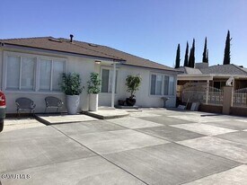 45034 Redwood Ave in Lancaster, CA - Building Photo