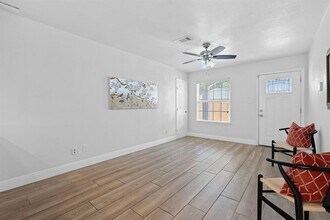 6001 Jain Ln in Austin, TX - Building Photo - Building Photo