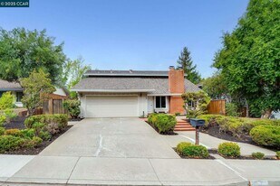 4695 S Larwin Ave in Concord, CA - Building Photo