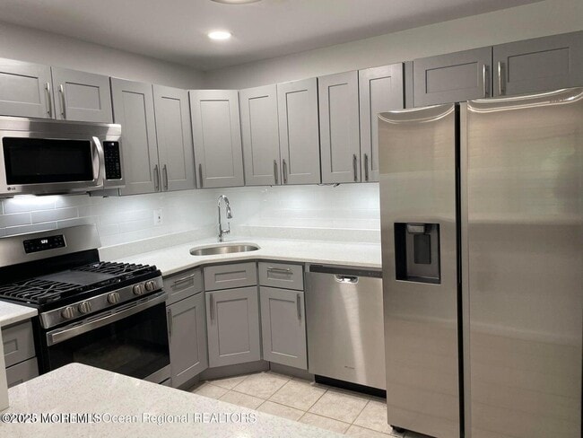 21 Augusta Ct in Freehold, NJ - Building Photo - Building Photo