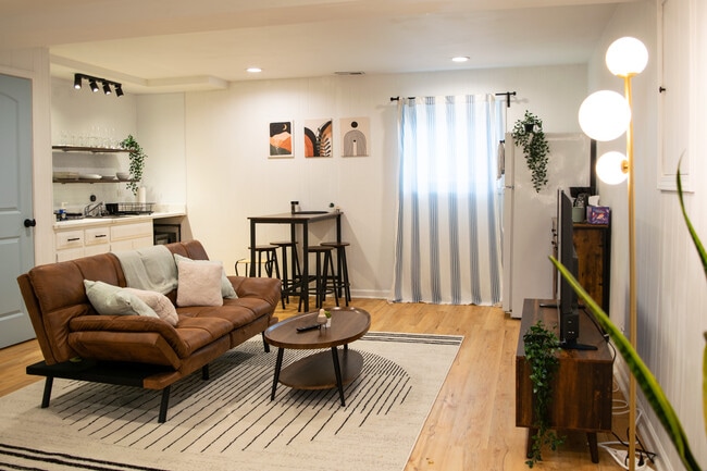 property at 1003 S Blanchard St