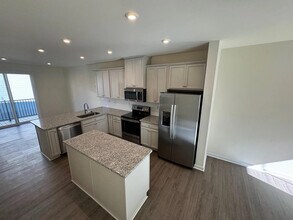 Room in Townhome on Cleburne Ct in Charlotte, NC - Building Photo - Building Photo