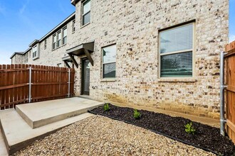 808 Bonnet Trl in Arlington, TX - Building Photo - Building Photo