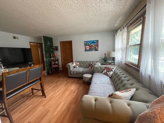 2200 Oakton St in Park Ridge, IL - Building Photo - Building Photo