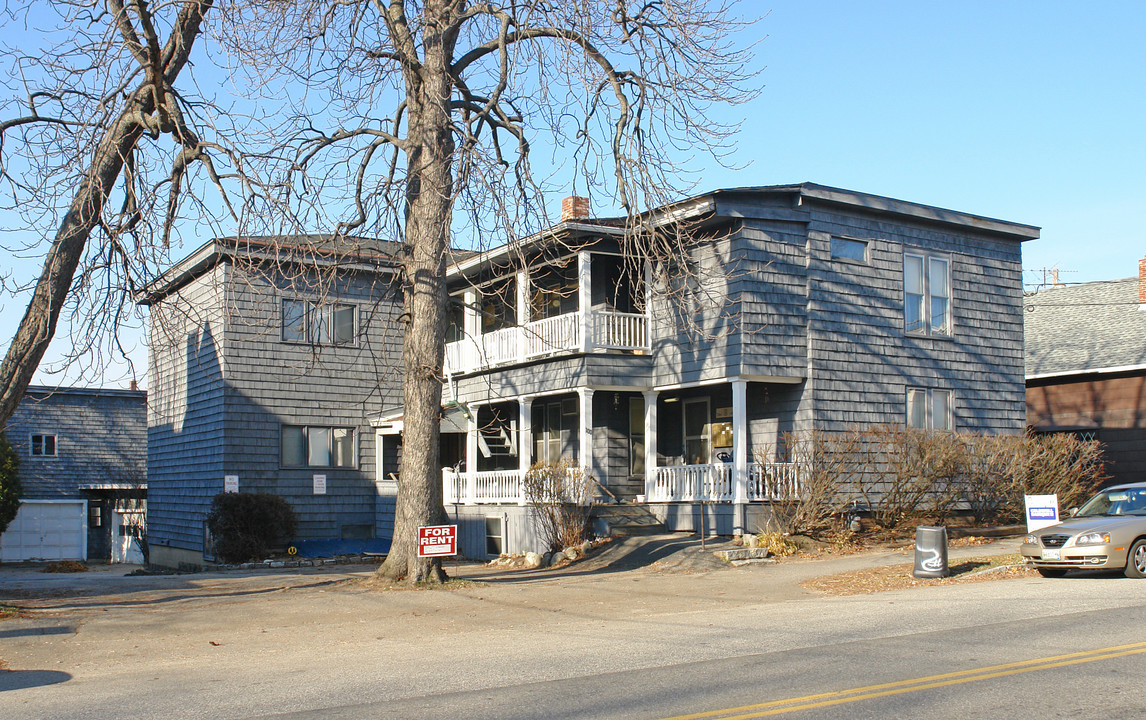 100 College St in Lewiston, ME - Building Photo