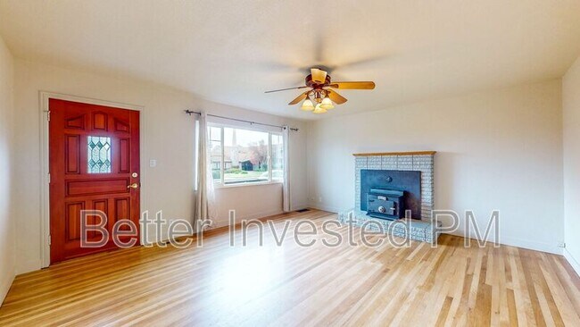 1312 S Dora St in Ukiah, CA - Building Photo - Building Photo