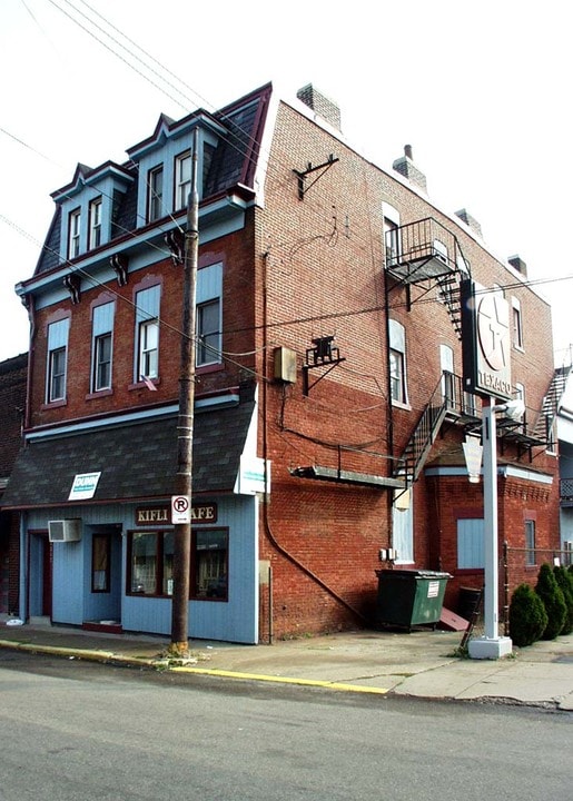 1717 Lowrie St in Pittsburgh, PA - Foto de edificio