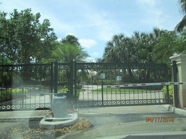 15095 Michelangelo Blvd in Delray Beach, FL - Building Photo - Building Photo