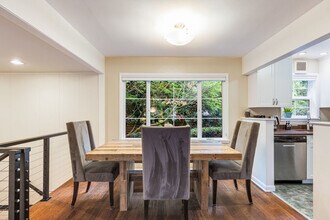 3177 NE 84th St in Seattle, WA - Building Photo - Building Photo