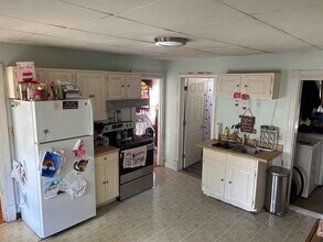 465 E High St, Unit 2 in Manchester, NH - Building Photo - Building Photo