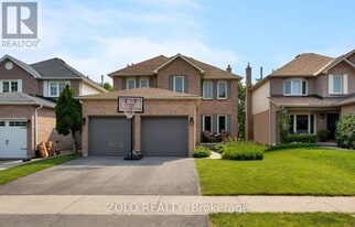 2488 Newport St in Burlington, ON - Building Photo