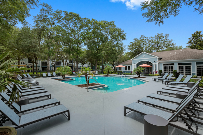 Monterey at Beach Boulevard in Jacksonville, FL - Foto de edificio - Building Photo