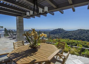 2255 Westridge Rd in Los Angeles, CA - Building Photo - Building Photo
