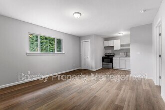 133 W Ridgewood Ave in Red Bank, TN - Building Photo - Building Photo