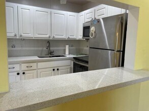 2960 Lake Osborne Dr in Lake Worth Beach, FL - Building Photo - Building Photo