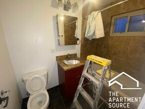 2528 W Fitch Ave, Unit 3 in Chicago, IL - Foto de edificio - Building Photo