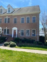 5329 Center St in Williamsburg, VA - Building Photo