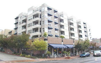 The McKee Condominium in Bellevue, WA - Building Photo - Building Photo