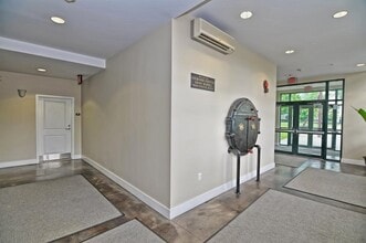 21 Illinois St in Worcester, MA - Foto de edificio - Building Photo