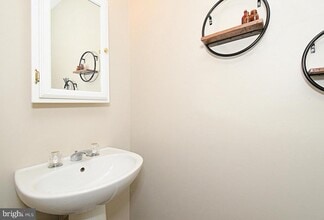 1039 Greenes Way Cir in Collegeville, PA - Building Photo - Building Photo