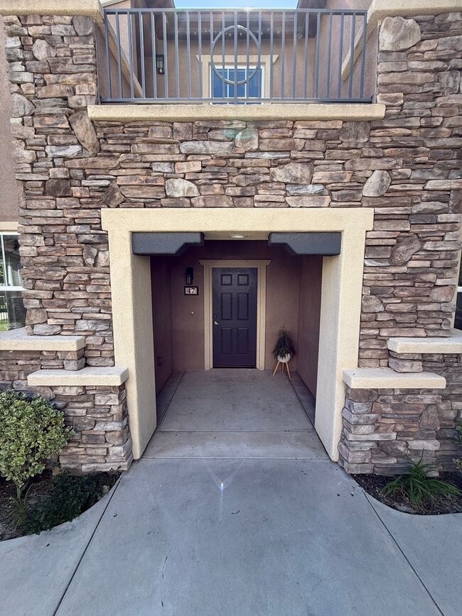 16722 Nicklaus Dr in Los Angeles, CA - Building Photo - Building Photo