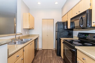 Keystone Ridge Apartments in Puyallup, WA - Foto de edificio - Building Photo