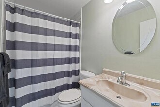 545 Burgoyne Rd in Charlottesville, VA - Building Photo - Building Photo