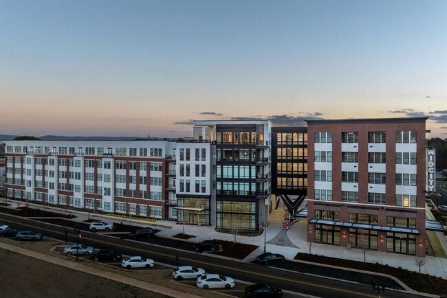 Encore Mid City in Huntsville, AL - Foto de edificio - Building Photo