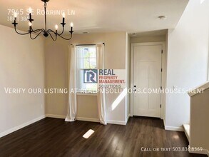 7945 SE Roaring Ln in Hillsboro, OR - Building Photo - Building Photo