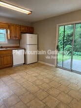 100 Fieldale Rd in Toccoa, GA - Building Photo - Building Photo
