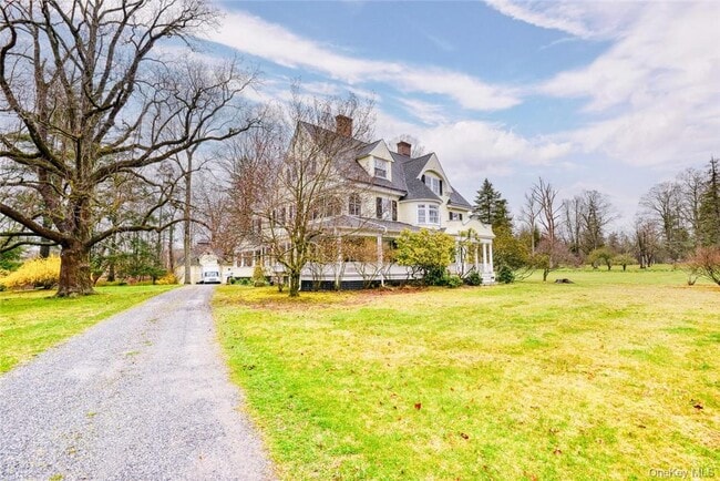 25 Maple Ave in Warwick, NY - Building Photo - Building Photo