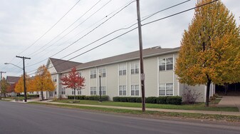Parkview Apartments in Buffalo, NY - Building Photo