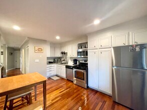 145 L St, Unit 2 in Boston, MA - Building Photo - Building Photo