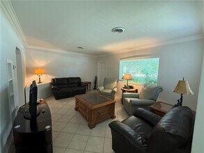 2075 34th Ave in Vero Beach, FL - Building Photo - Building Photo