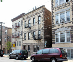 333 71st St Apartments